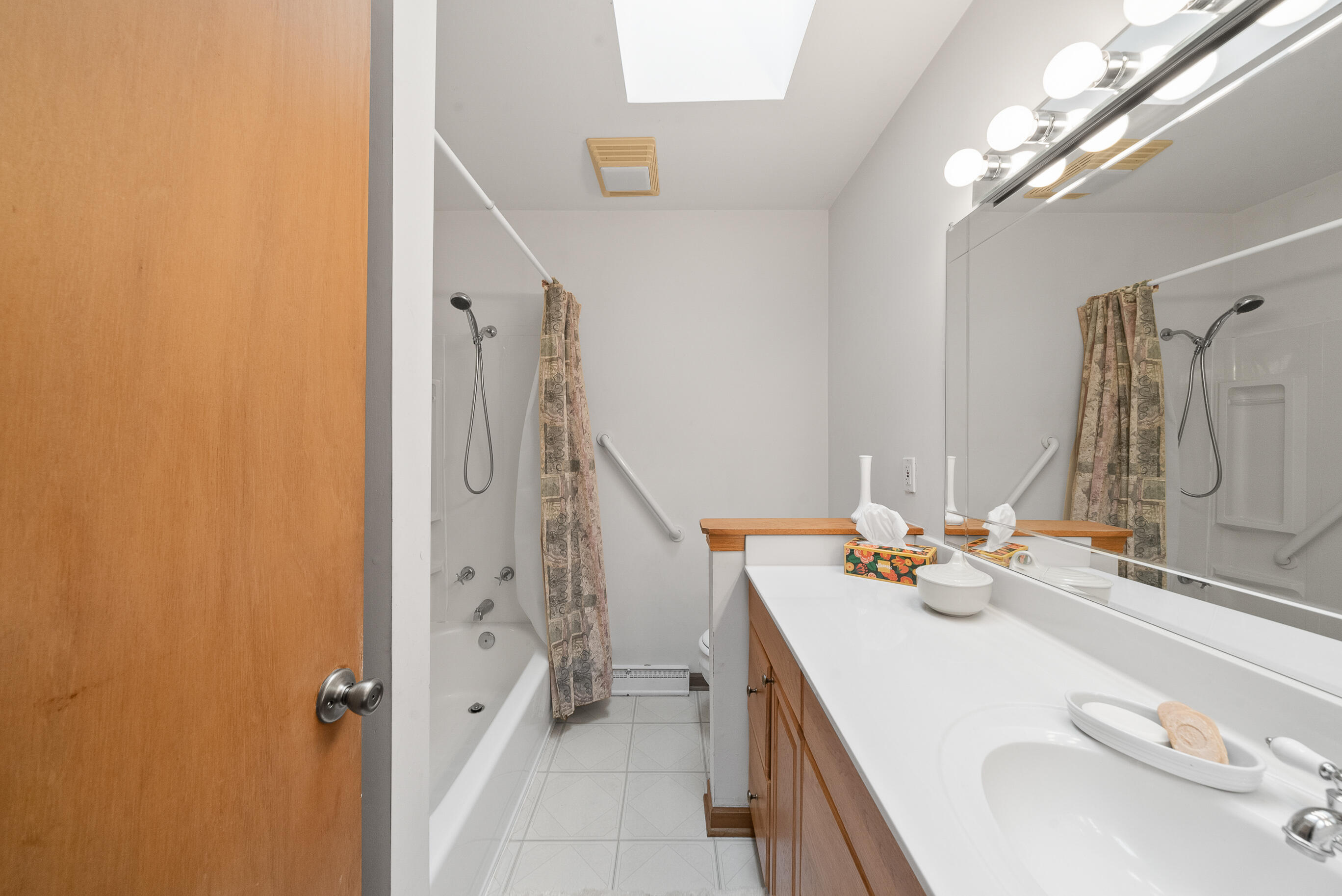 Wisconsin Lake Home for sale (MLS#: 1924257) at N2831  Wildwood Dr, in Geneva, Wisconsin. (13 of 37)