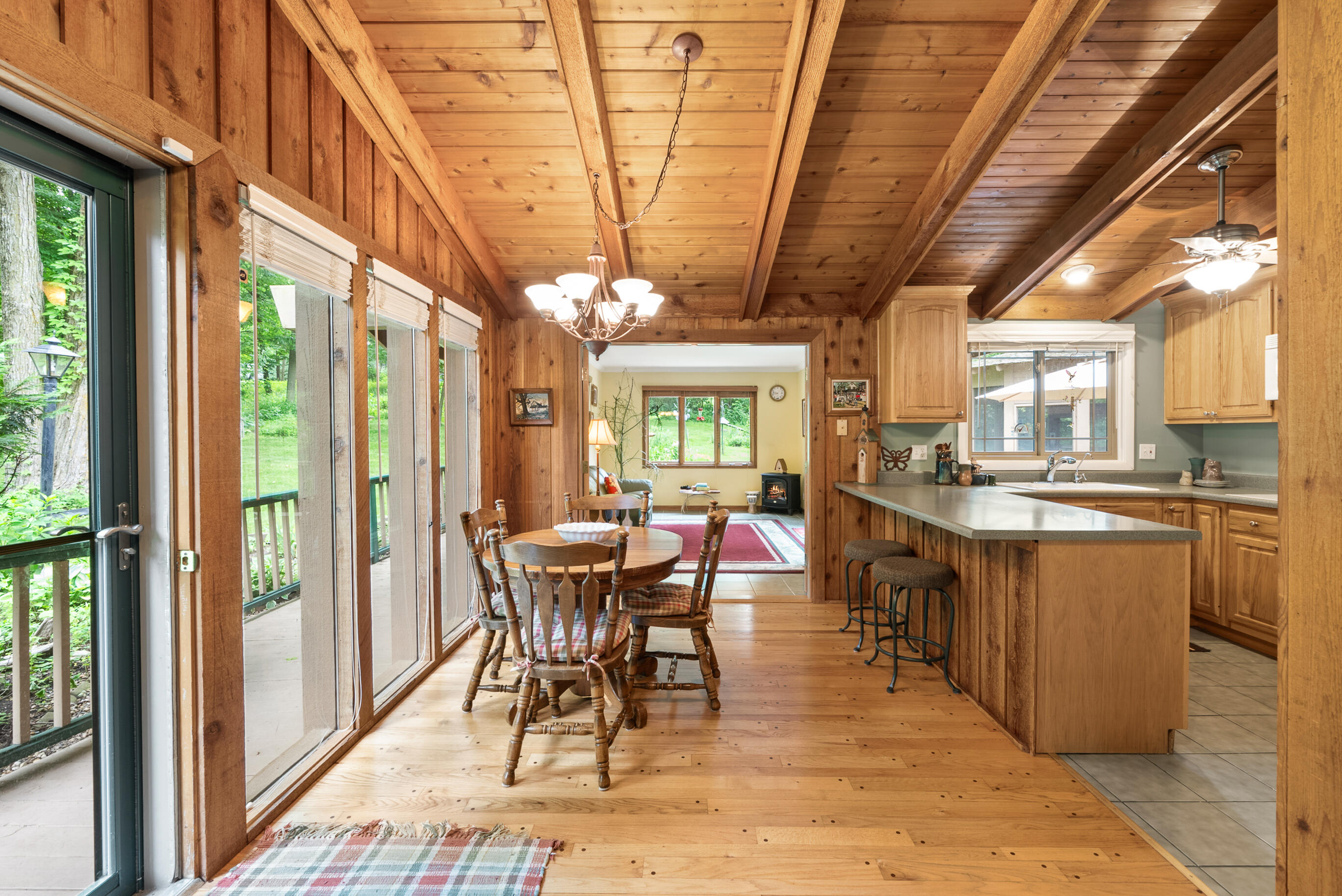 Wisconsin Lake Home for sale (MLS#: 1924257) at N2831  Wildwood Dr, in Geneva, Wisconsin. (5 of 37)