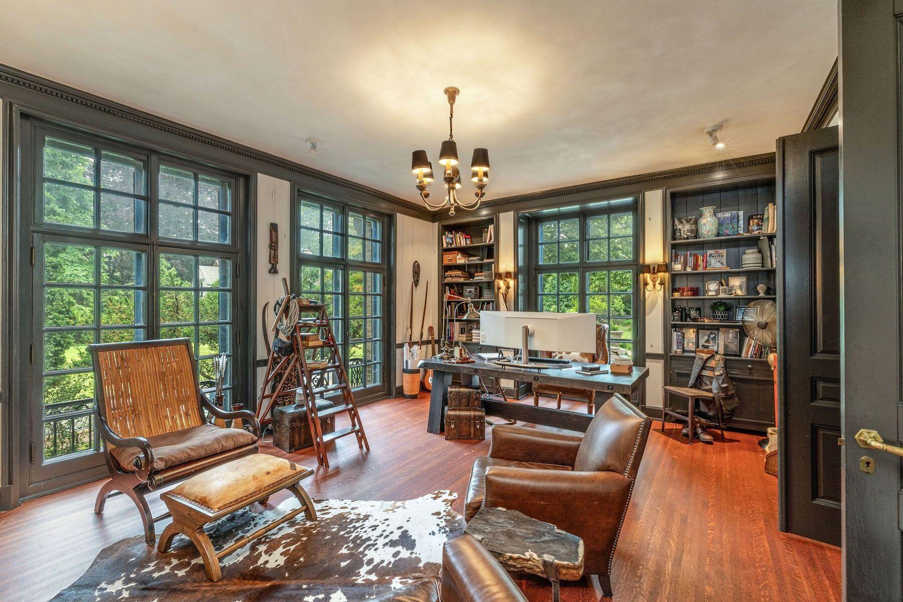 Wisconsin Lake Home for sale (MLS#: 1924358) at 3266 N Lake Dr, in Milwaukee, Wisconsin. (11 of 53)