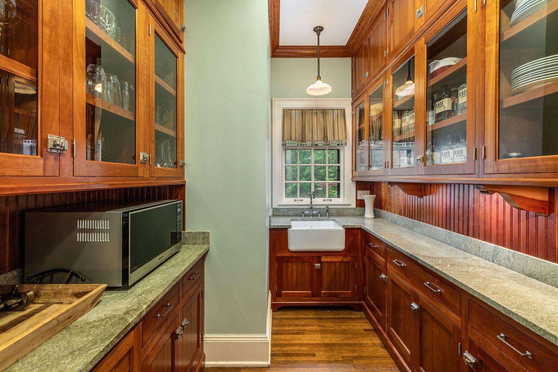 Wisconsin Lake Home for sale (MLS#: 1924358) at 3266 N Lake Dr, in Milwaukee, Wisconsin. (14 of 53)