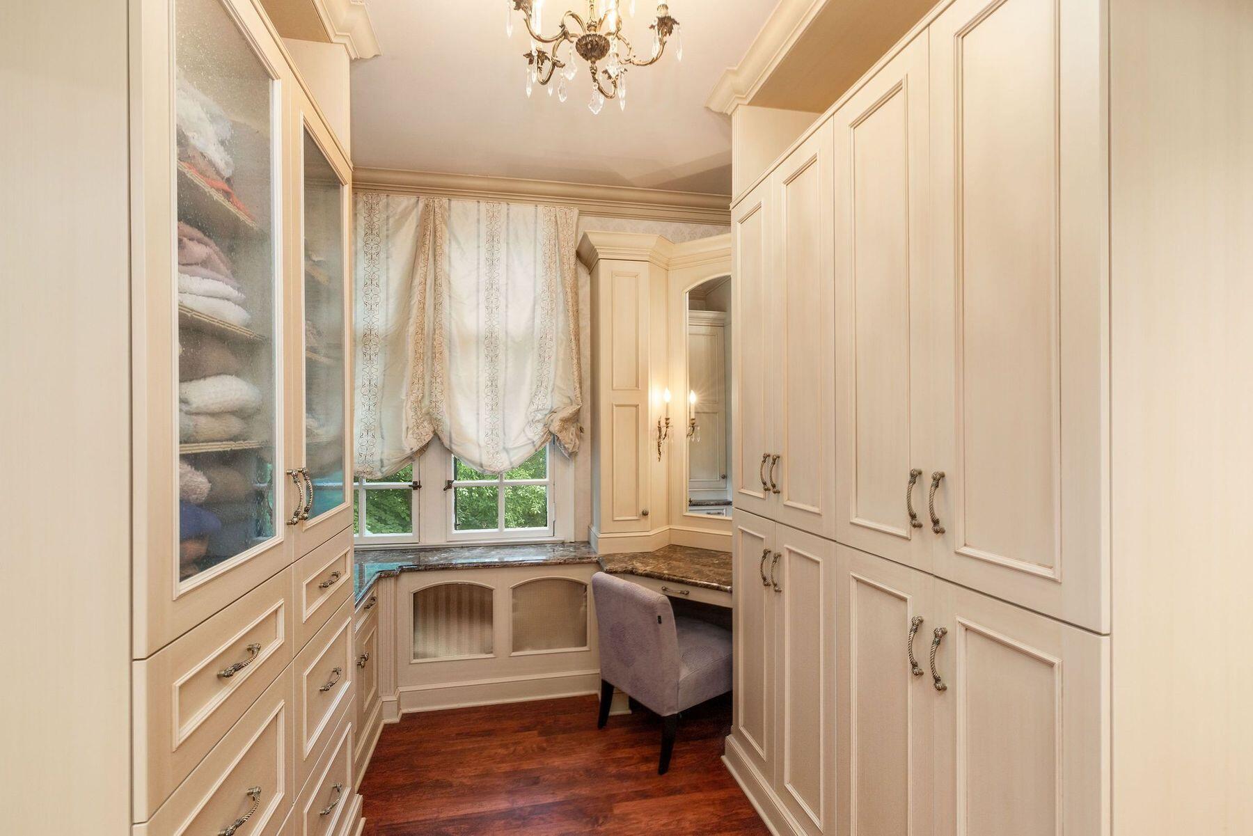 Wisconsin Lake Home for sale (MLS#: 1924358) at 3266 N Lake Dr, in Milwaukee, Wisconsin. (27 of 53)
