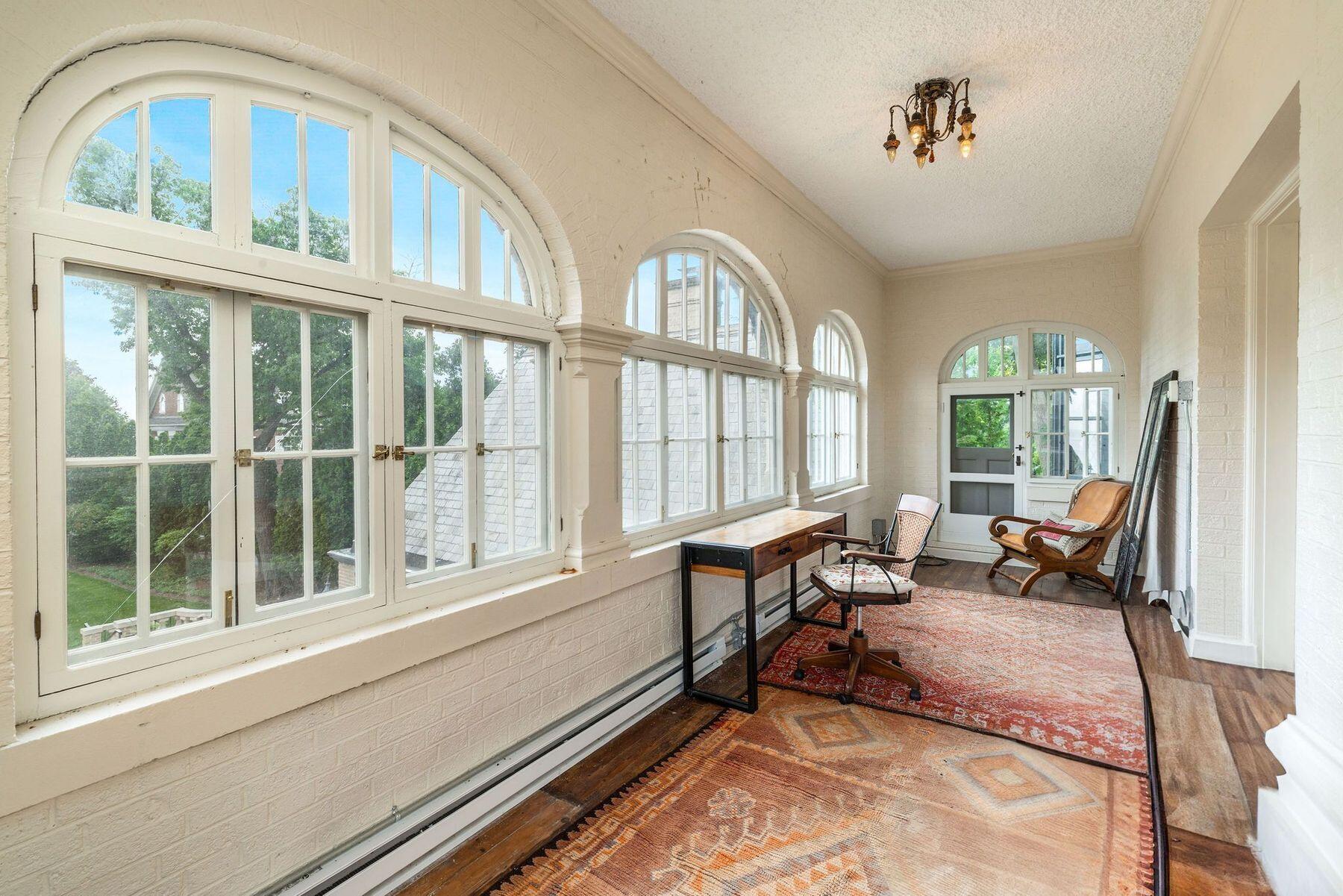 Wisconsin Lake Home for sale (MLS#: 1924358) at 3266 N Lake Dr, in Milwaukee, Wisconsin. (33 of 53)