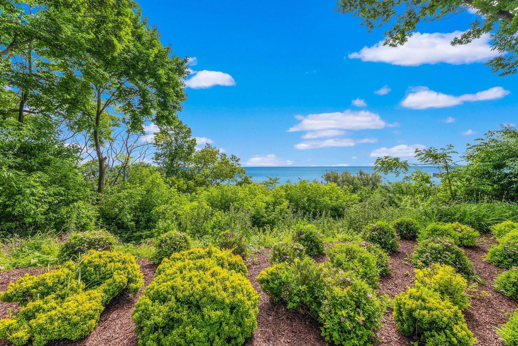 Wisconsin Lake Home for sale (MLS#: 1924358) at 3266 N Lake Dr, in Milwaukee, Wisconsin. (50 of 53)