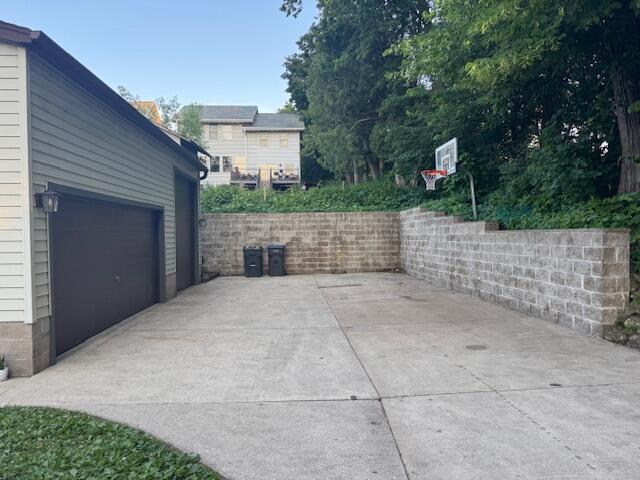Wisconsin Lake Home for sale (MLS#: 1924389) at 524  Spring St, in Pewaukee, Wisconsin. (33 of 42)