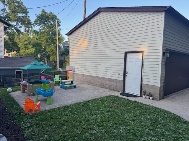 Wisconsin Lake Home for sale (MLS#: 1924389) at 524  Spring St, in Pewaukee, Wisconsin. (38 of 42)