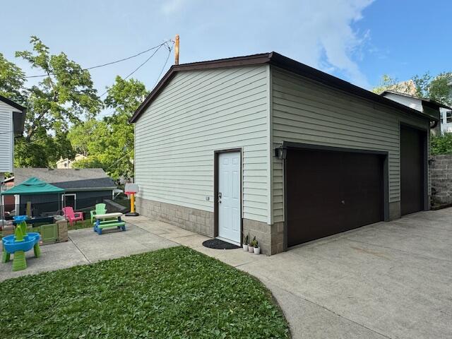 Wisconsin Lake Home for sale (MLS#: 1924389) at 524  Spring St, in Pewaukee, Wisconsin. (39 of 42)