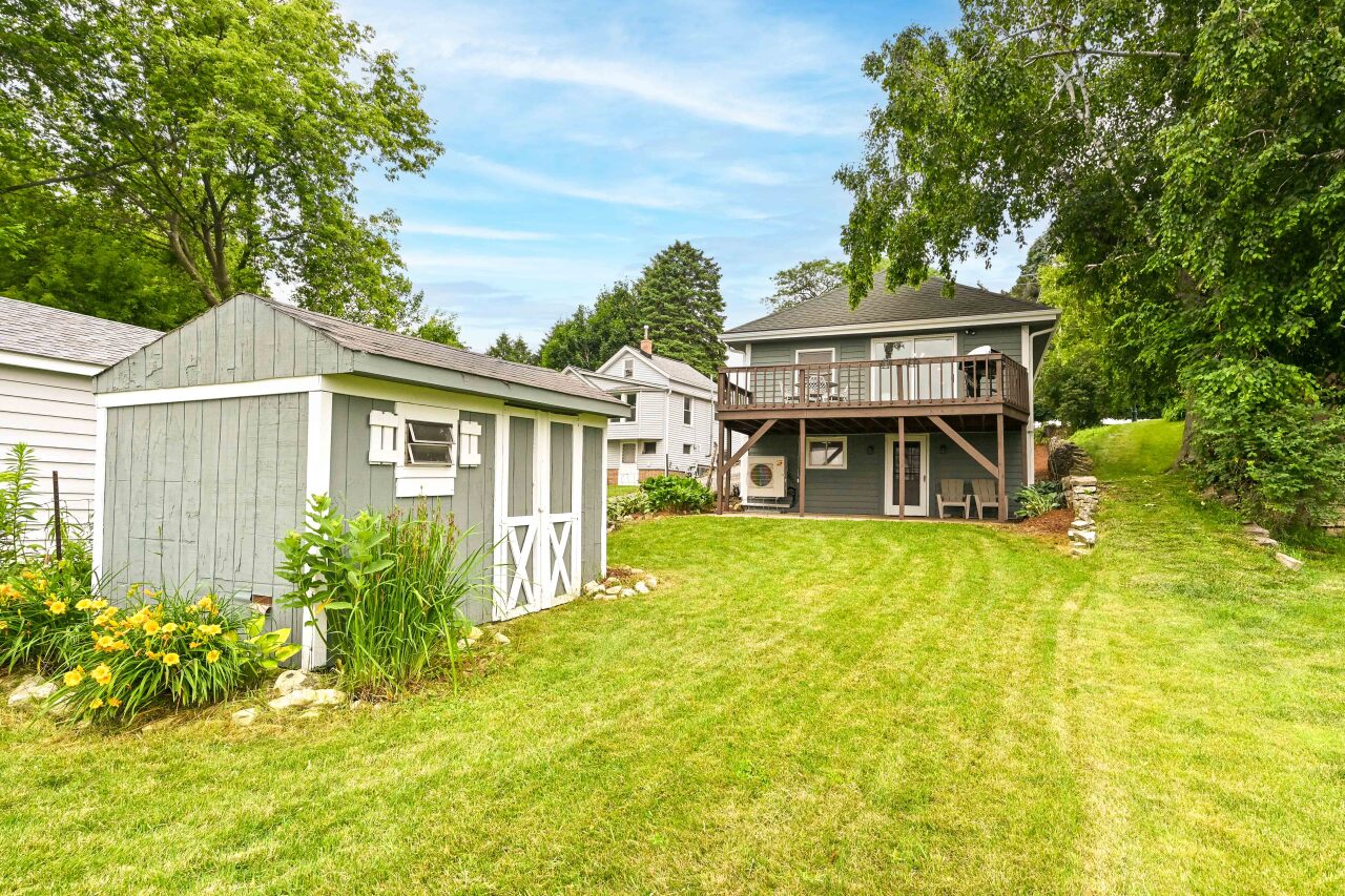 Wisconsin Lake Home for sale (MLS#: 1924393) at 456 W Wisconsin Ave, in Pewaukee, Wisconsin. (19 of 44)