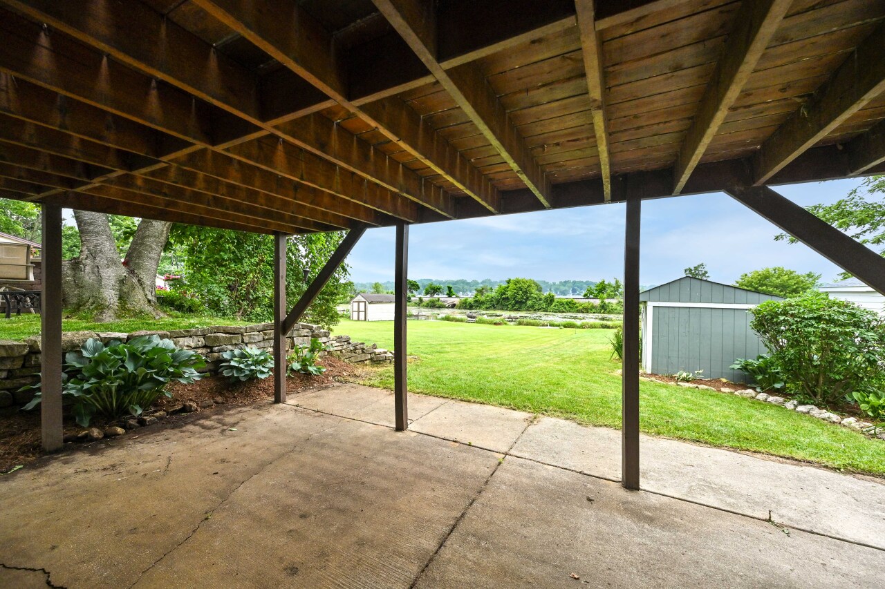 Wisconsin Lake Home for sale (MLS#: 1924393) at 456 W Wisconsin Ave, in Pewaukee, Wisconsin. (31 of 44)