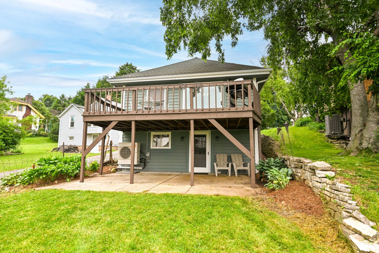 Wisconsin Lake Home for sale (MLS#: 1924393) at 456 W Wisconsin Ave, in Pewaukee, Wisconsin. (32 of 44)