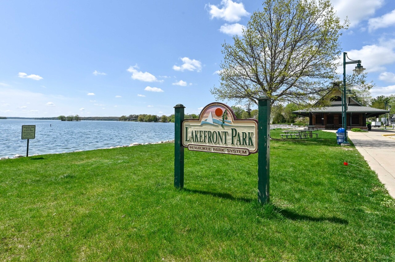 Wisconsin Lake Home for sale (MLS#: 1924393) at 456 W Wisconsin Ave, in Pewaukee, Wisconsin. (34 of 44)