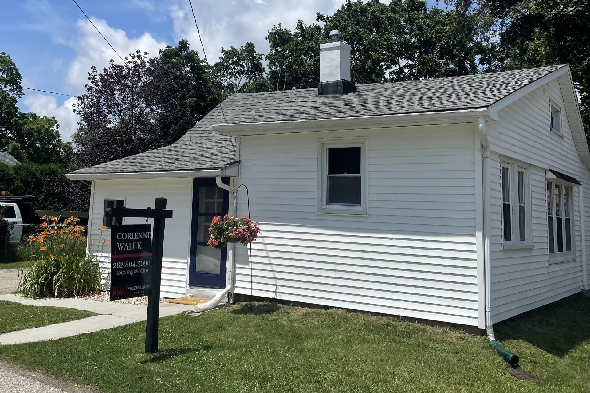 Wisconsin Lake Home for sale (MLS#: 1924421) at W347N5133  Road Q - Okauchee, in Oconomowoc, Wisconsin. (1 of 25)