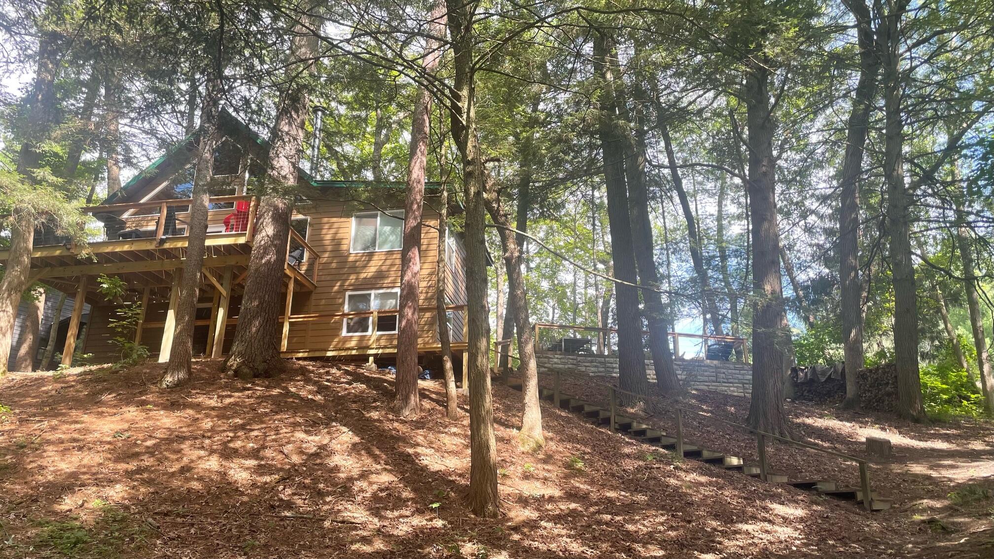 Wisconsin Lake Home for sale (MLS#: 1924487) at 311  Alcan Dr, in Lake Delton, Wisconsin. (2 of 28)