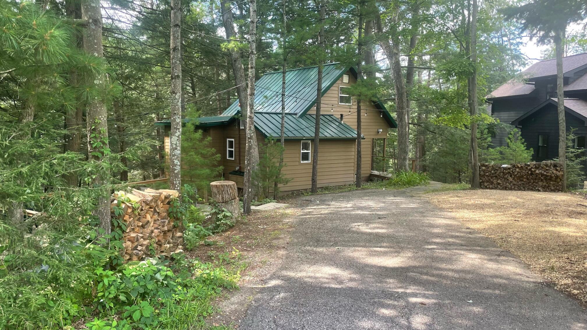 Wisconsin Lake Home for sale (MLS#: 1924487) at 311  Alcan Dr, in Lake Delton, Wisconsin. (3 of 28)