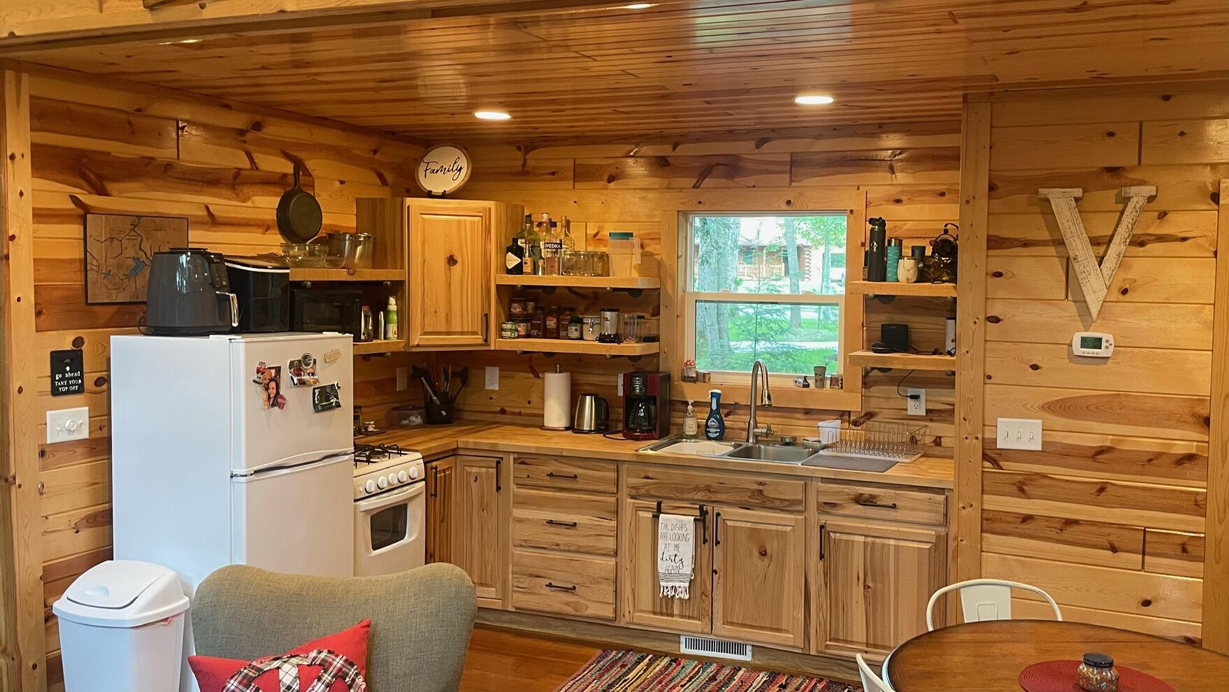 Wisconsin Lake Home for sale (MLS#: 1924487) at 311  Alcan Dr, in Lake Delton, Wisconsin. (5 of 28)