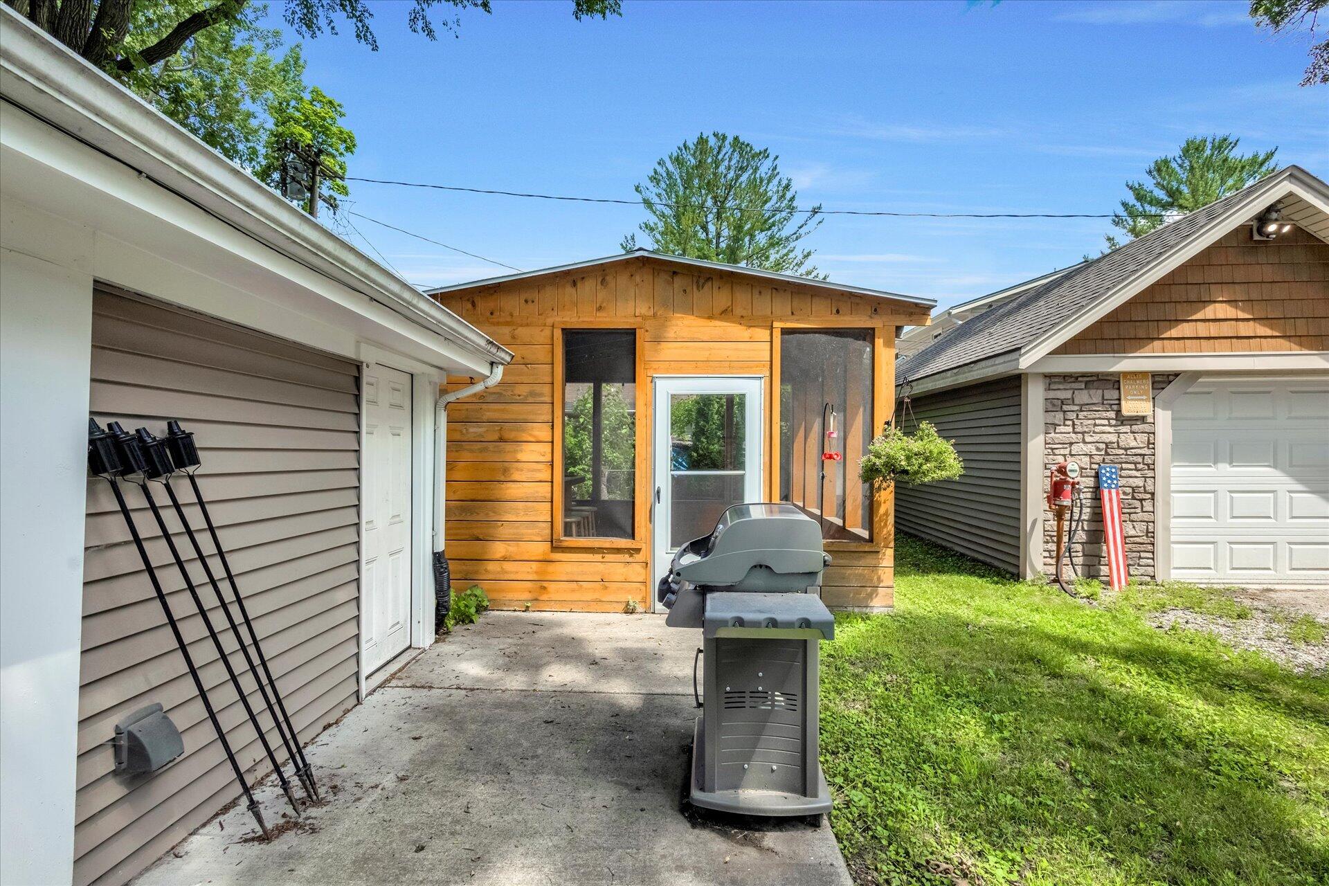 Wisconsin Lake Home for sale (MLS#: 1924565) at S102W34554  Lower Clarks Park Rd, in Eagle, Wisconsin. (18 of 26)