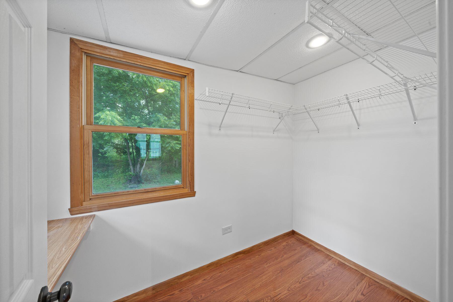 Wisconsin Lake Home for sale (MLS#: 1924592) at N3335  University Rd, in Geneva, Wisconsin. (14 of 34)