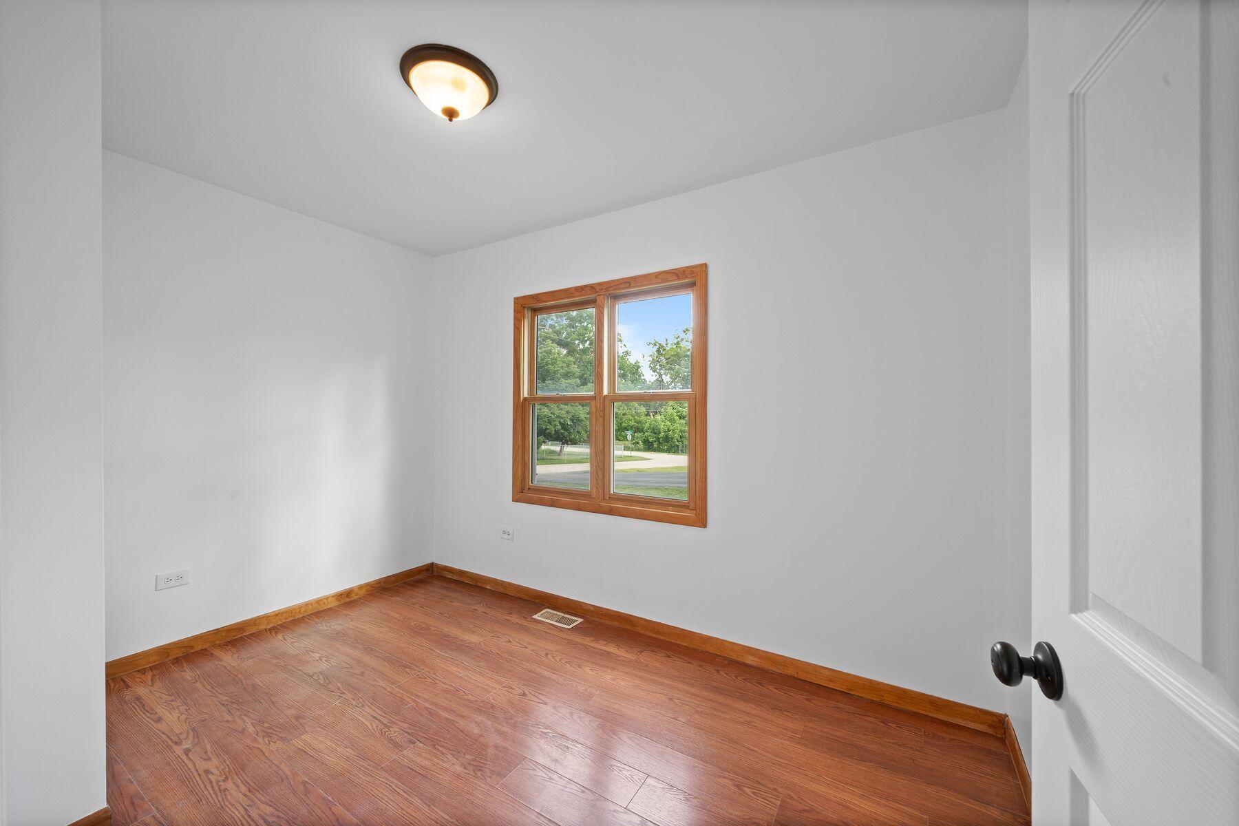 Wisconsin Lake Home for sale (MLS#: 1924592) at N3335  University Rd, in Geneva, Wisconsin. (17 of 34)