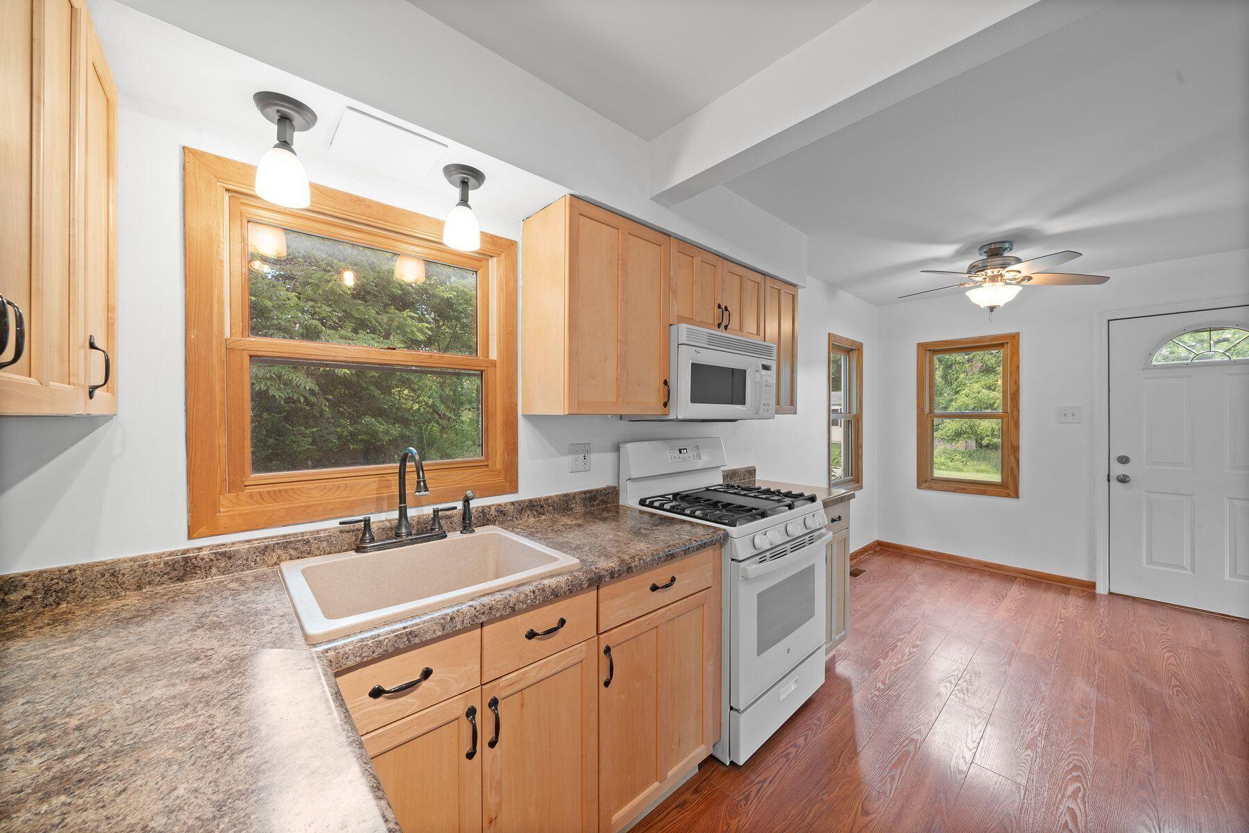 Wisconsin Lake Home for sale (MLS#: 1924592) at N3335  University Rd, in Geneva, Wisconsin. (8 of 34)