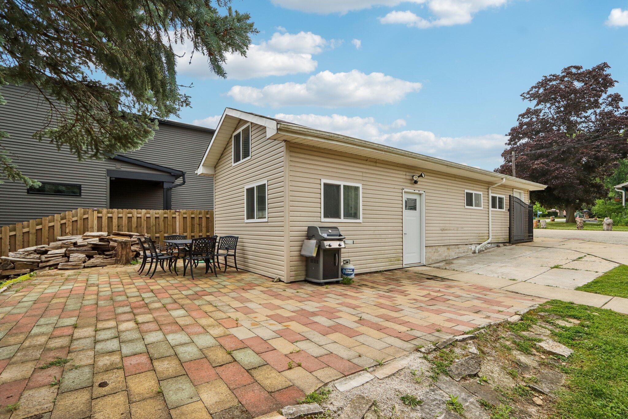 Wisconsin Lake Home for sale (MLS#: 1924620) at 12719  234th Ave, in Salem Lakes, Wisconsin. (34 of 51)