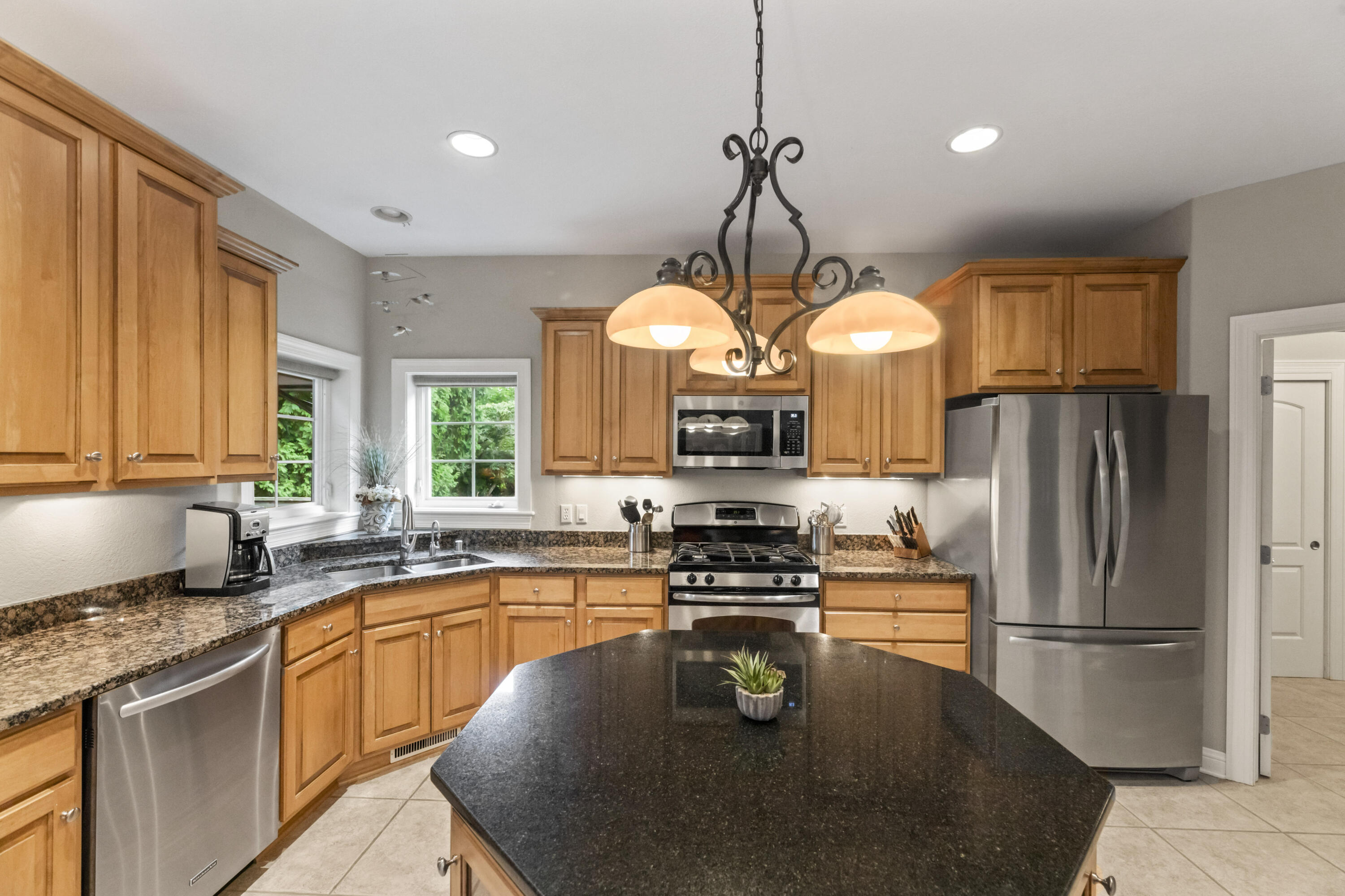 Wisconsin Lake Home for sale (MLS#: 1924656) at W340N6203  Breezy Point Rd, in Oconomowoc, Wisconsin. (16 of 56)