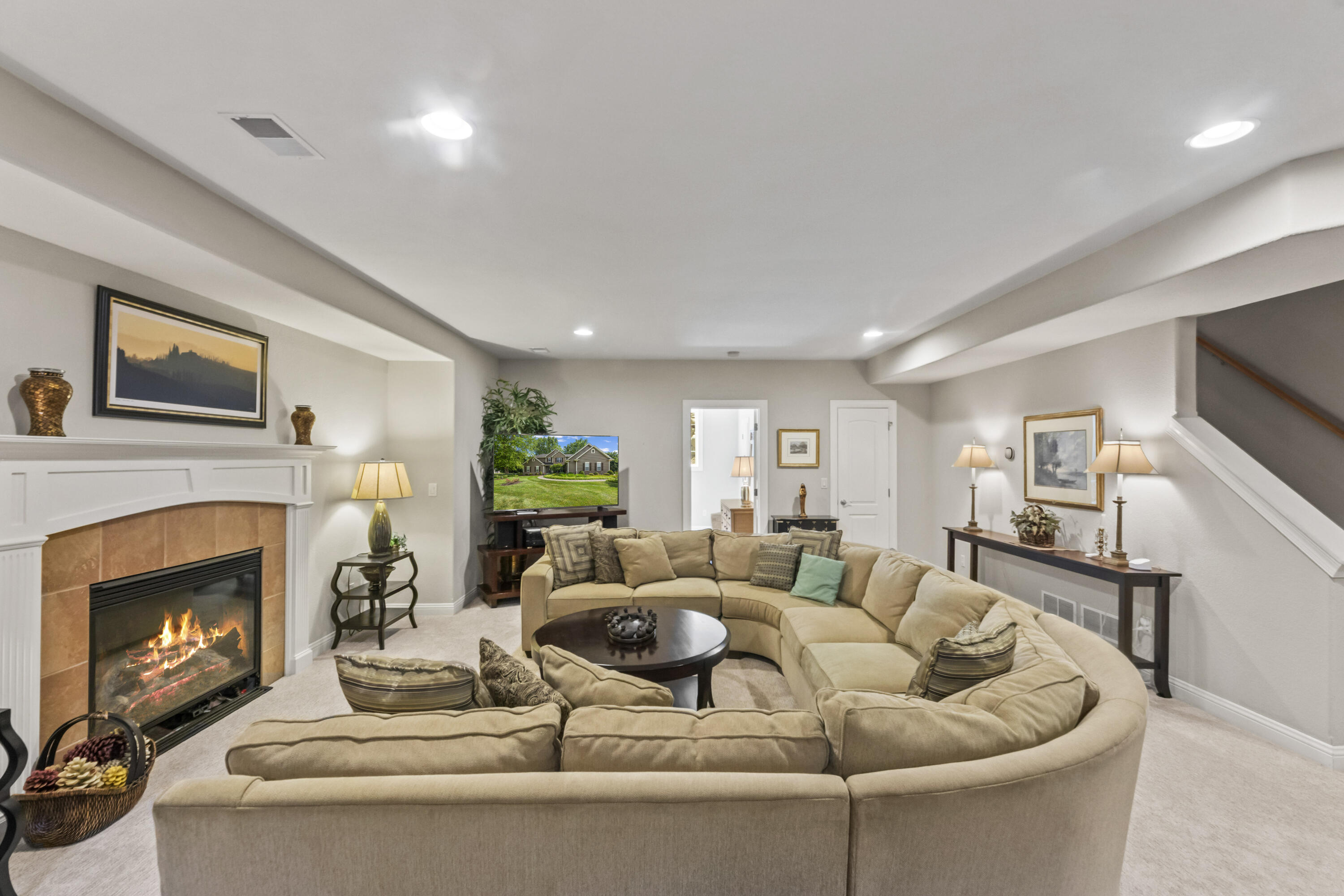 Wisconsin Lake Home for sale (MLS#: 1924656) at W340N6203  Breezy Point Rd, in Oconomowoc, Wisconsin. (25 of 56)