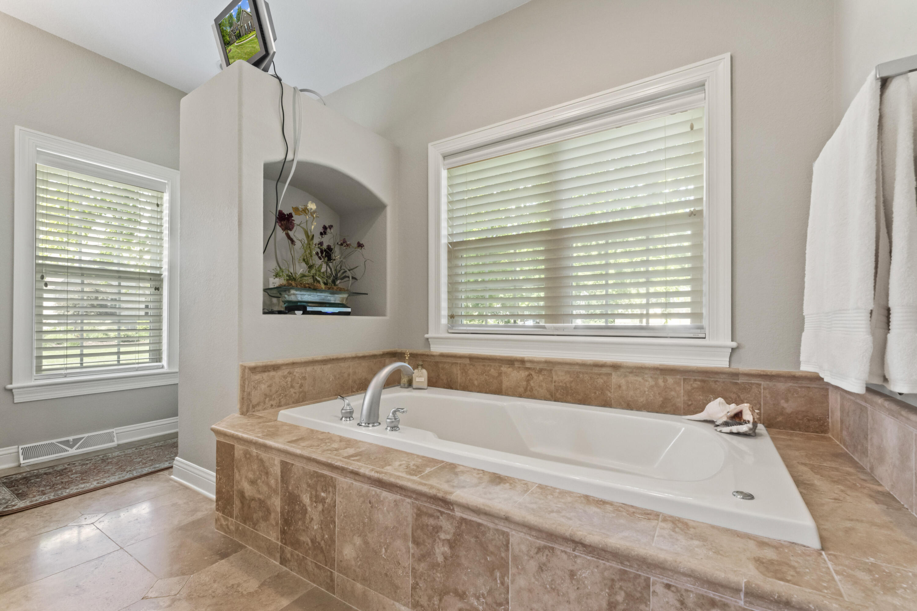Wisconsin Lake Home for sale (MLS#: 1924656) at W340N6203  Breezy Point Rd, in Oconomowoc, Wisconsin. (26 of 56)