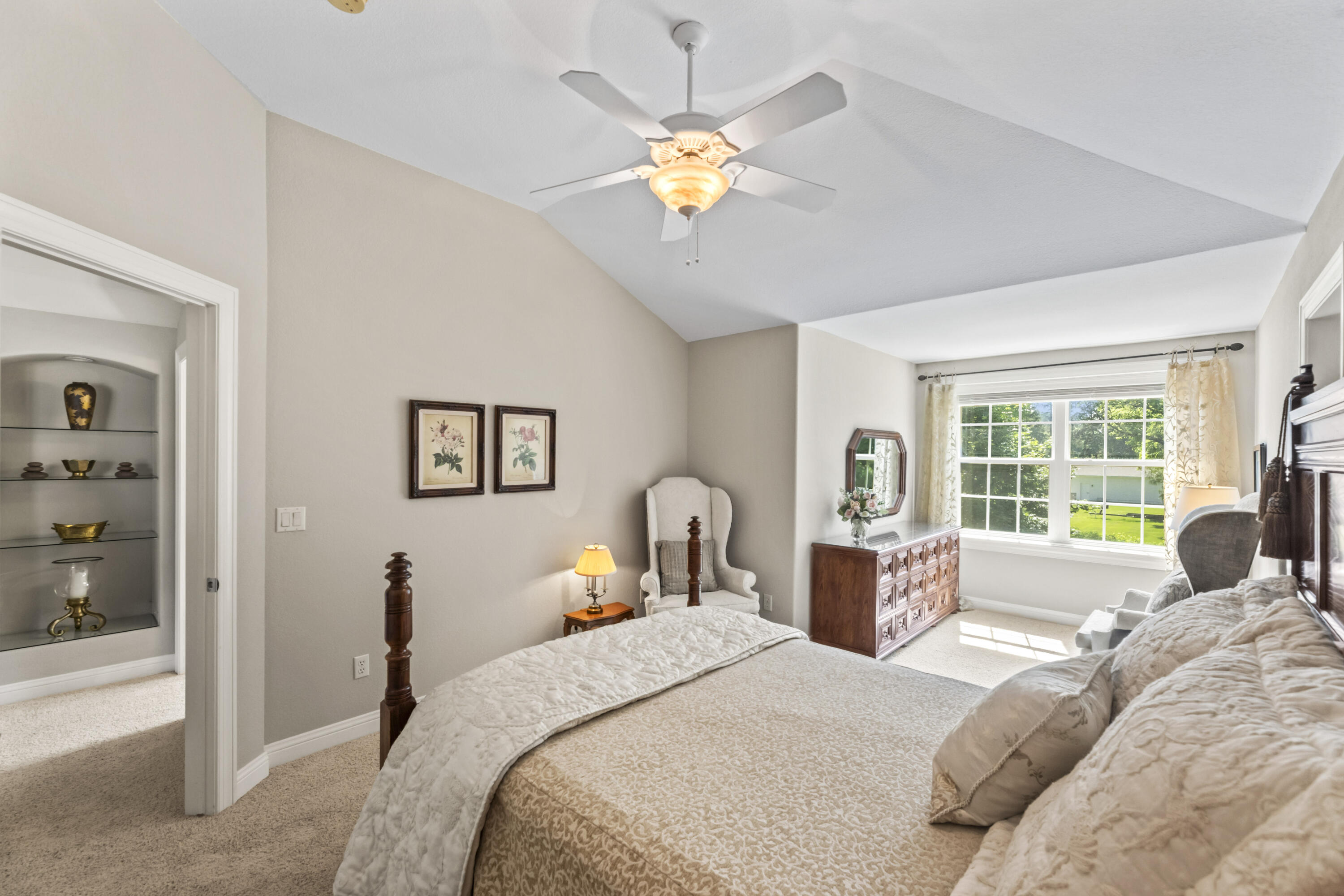 Wisconsin Lake Home for sale (MLS#: 1924656) at W340N6203  Breezy Point Rd, in Oconomowoc, Wisconsin. (32 of 56)