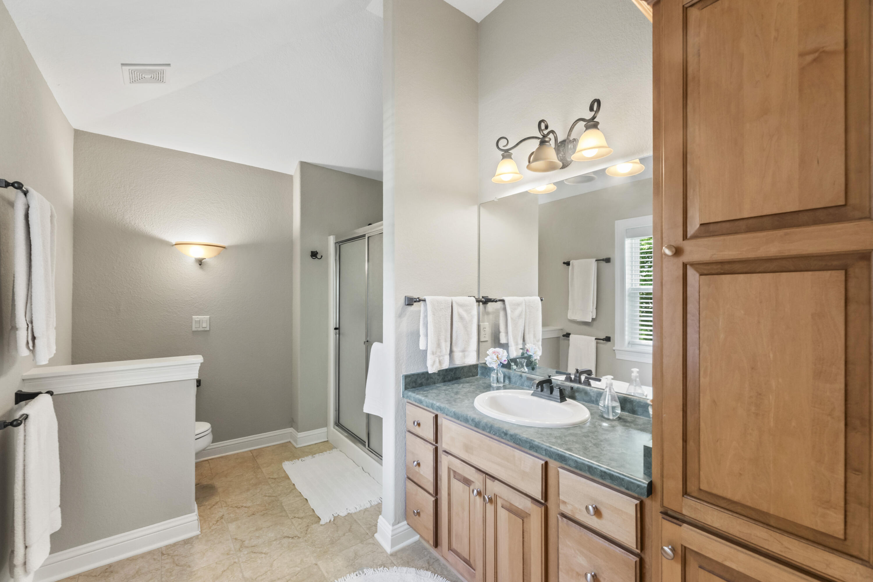 Wisconsin Lake Home for sale (MLS#: 1924656) at W340N6203  Breezy Point Rd, in Oconomowoc, Wisconsin. (39 of 56)