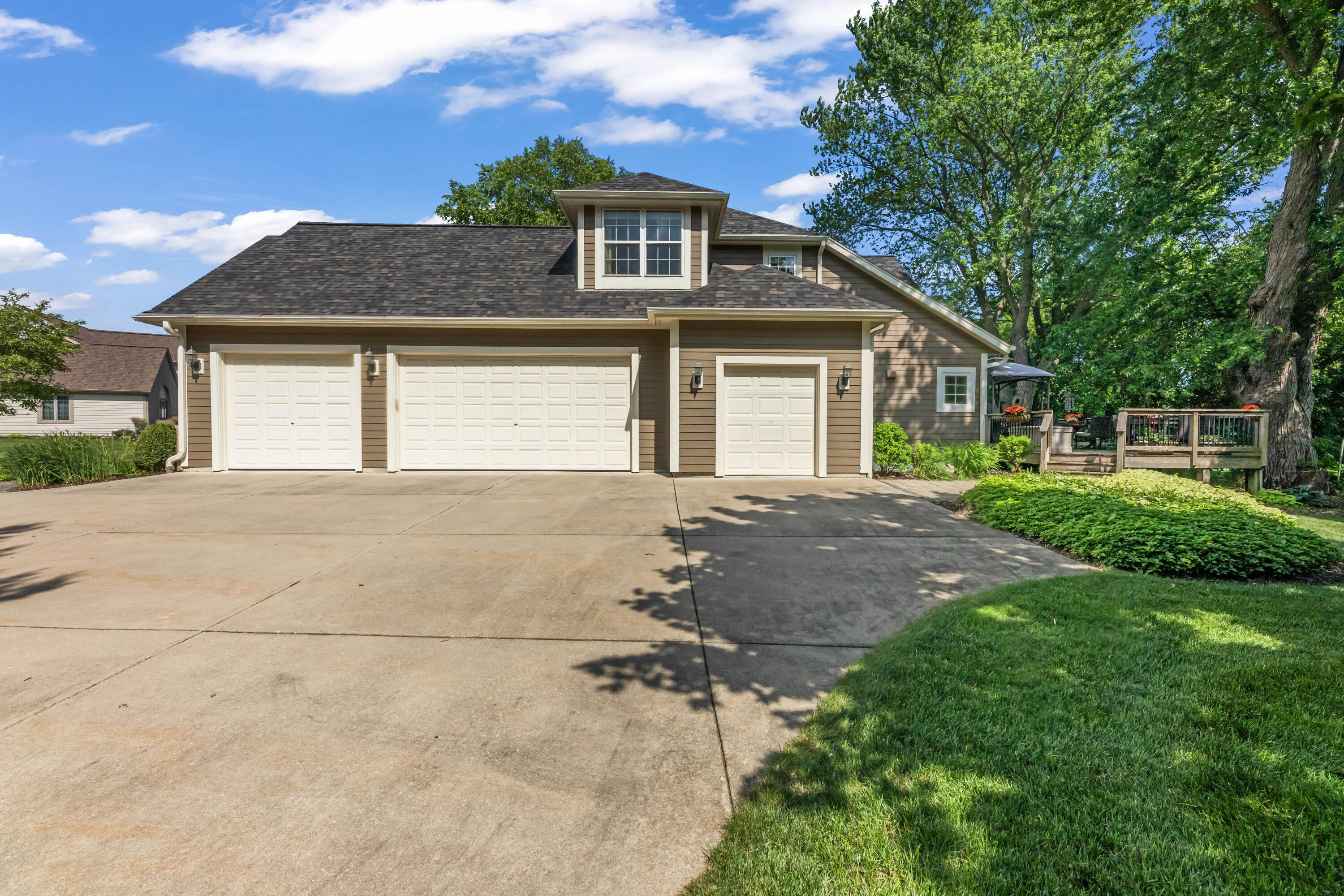 Wisconsin Lake Home for sale (MLS#: 1924656) at W340N6203  Breezy Point Rd, in Oconomowoc, Wisconsin. (47 of 56)