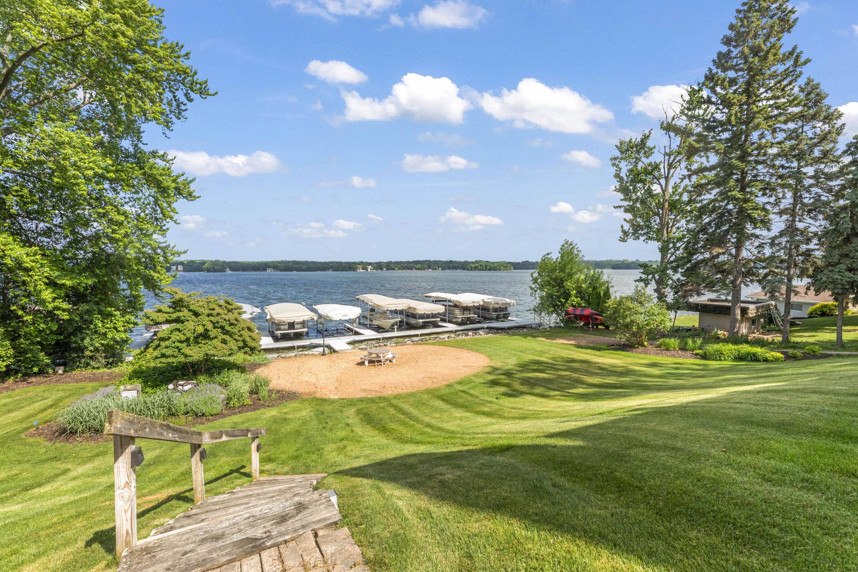 Wisconsin Lake Home for sale (MLS#: 1924656) at W340N6203  Breezy Point Rd, in Oconomowoc, Wisconsin. (52 of 56)