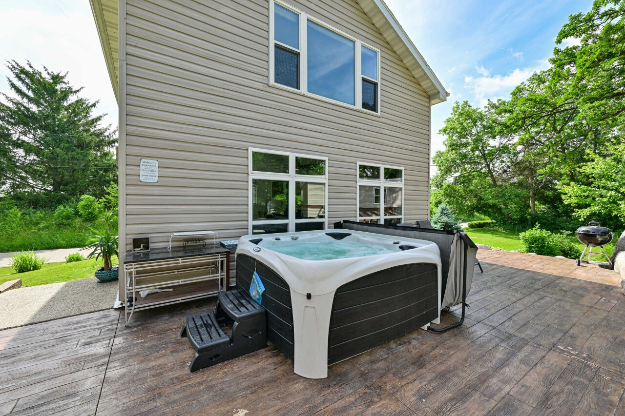 Wisconsin Lake Home for sale (MLS#: 1924680) at 7930  Park St, in Burlington, Wisconsin. (30 of 43)