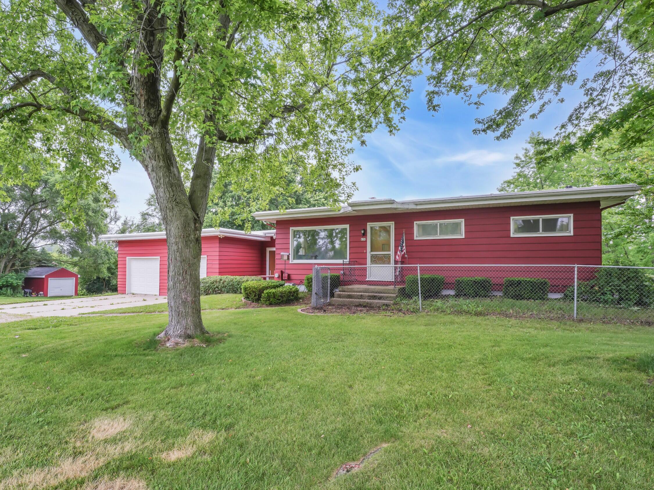 Wisconsin Lake Home for sale (MLS#: 1924690) at 630 S Wisconsin St, in Whitewater, Wisconsin. (2 of 36)