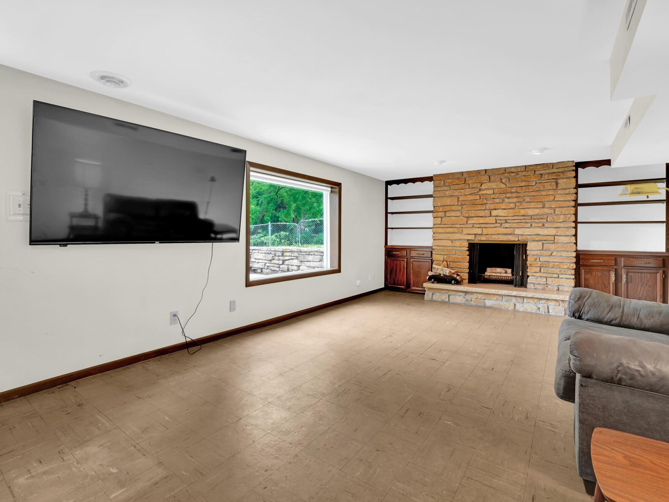Wisconsin Lake Home for sale (MLS#: 1924690) at 630 S Wisconsin St, in Whitewater, Wisconsin. (25 of 36)