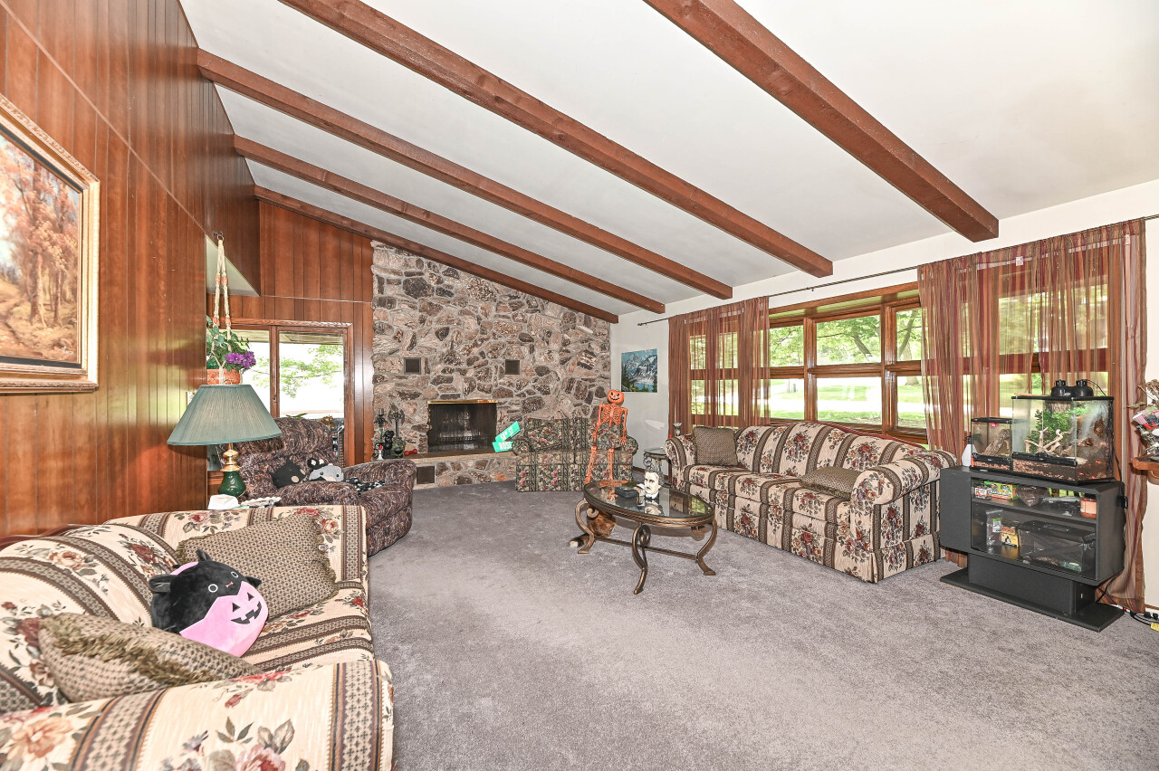 Wisconsin Lake Home for sale (MLS#: 1924702) at 4757  Riverside Rd, in Waterford, Wisconsin. (12 of 46)