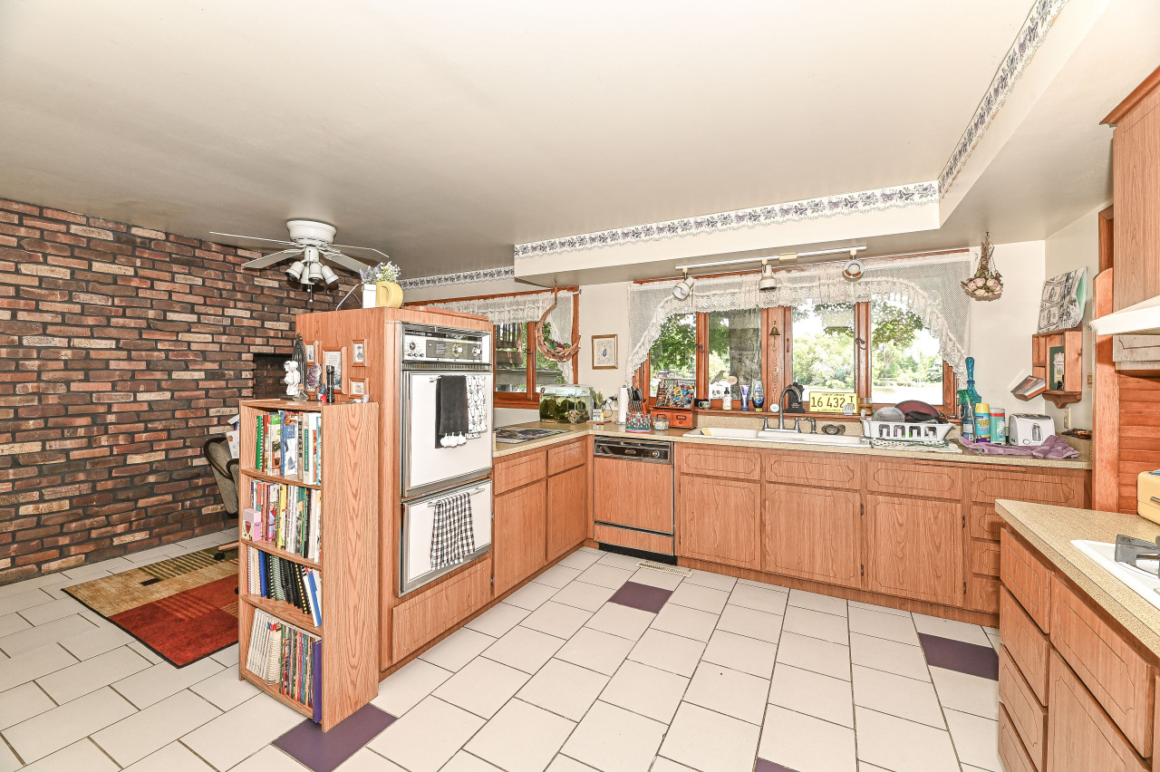 Wisconsin Lake Home for sale (MLS#: 1924702) at 4757  Riverside Rd, in Waterford, Wisconsin. (19 of 46)