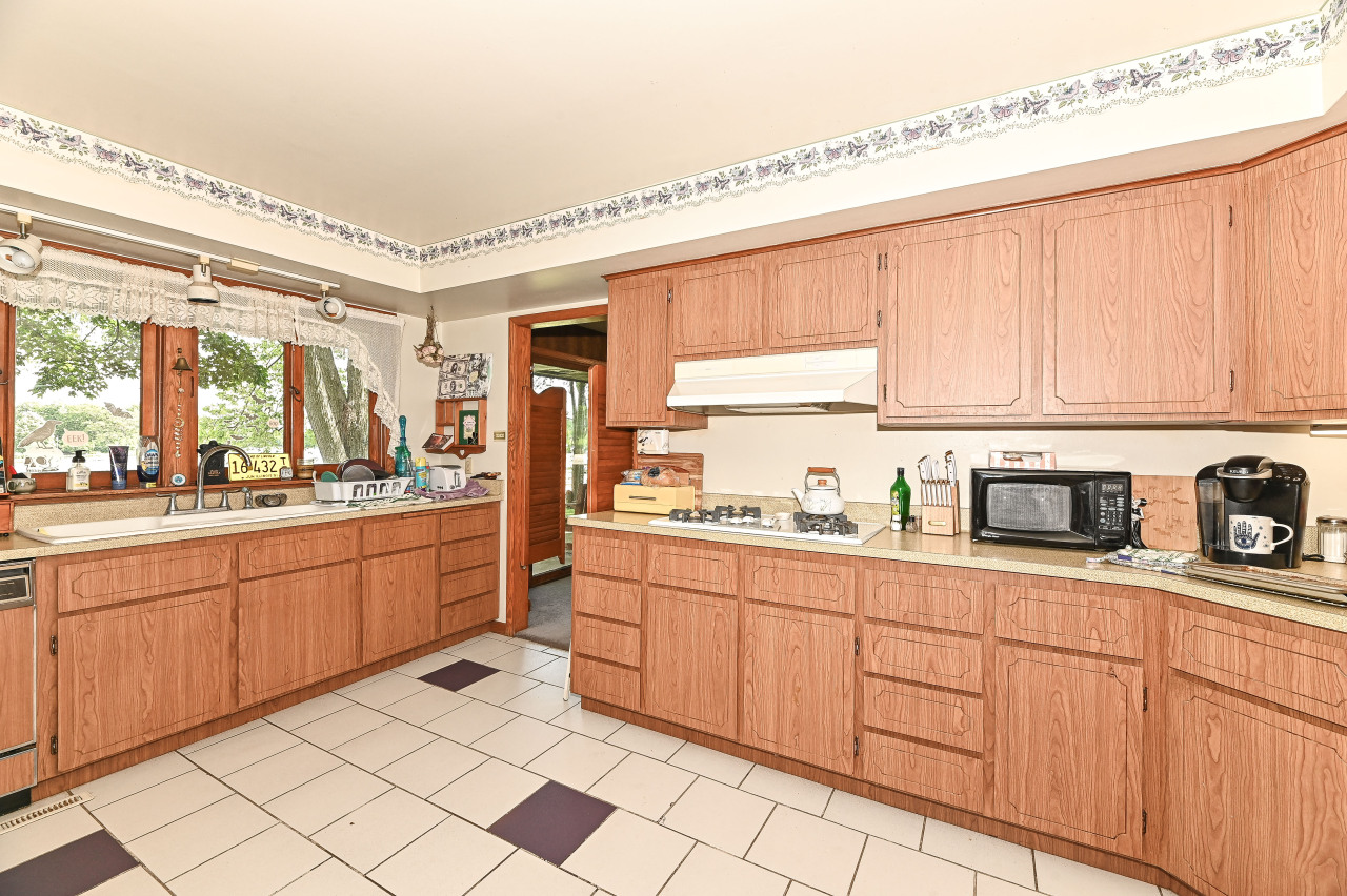 Wisconsin Lake Home for sale (MLS#: 1924702) at 4757  Riverside Rd, in Waterford, Wisconsin. (20 of 46)