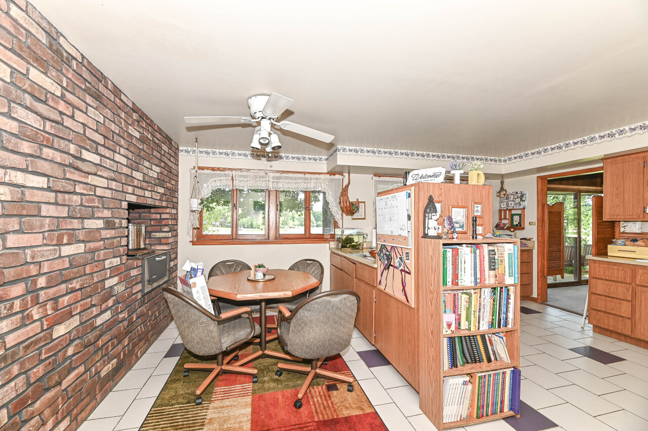 Wisconsin Lake Home for sale (MLS#: 1924702) at 4757  Riverside Rd, in Waterford, Wisconsin. (21 of 46)