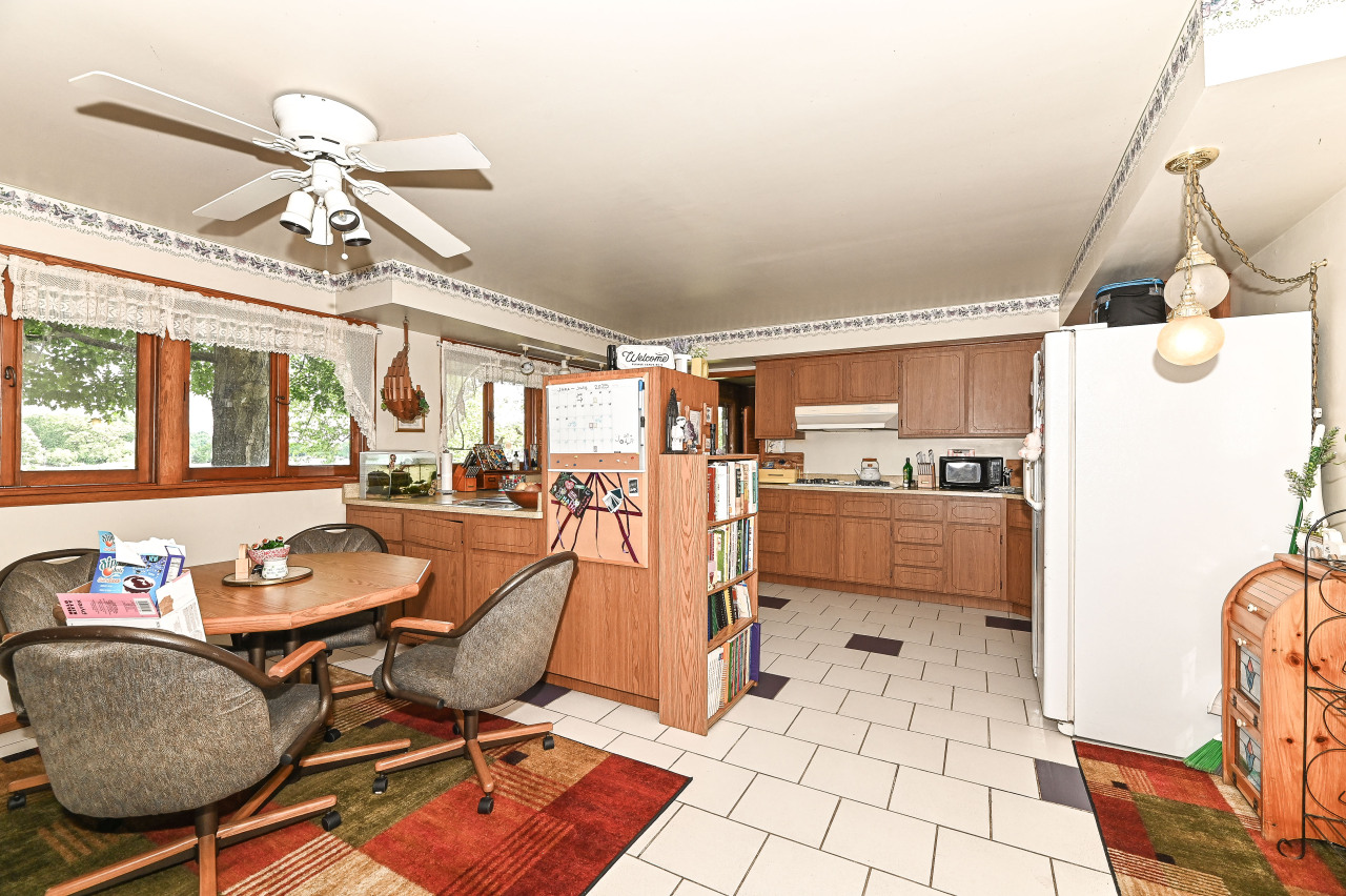 Wisconsin Lake Home for sale (MLS#: 1924702) at 4757  Riverside Rd, in Waterford, Wisconsin. (22 of 46)