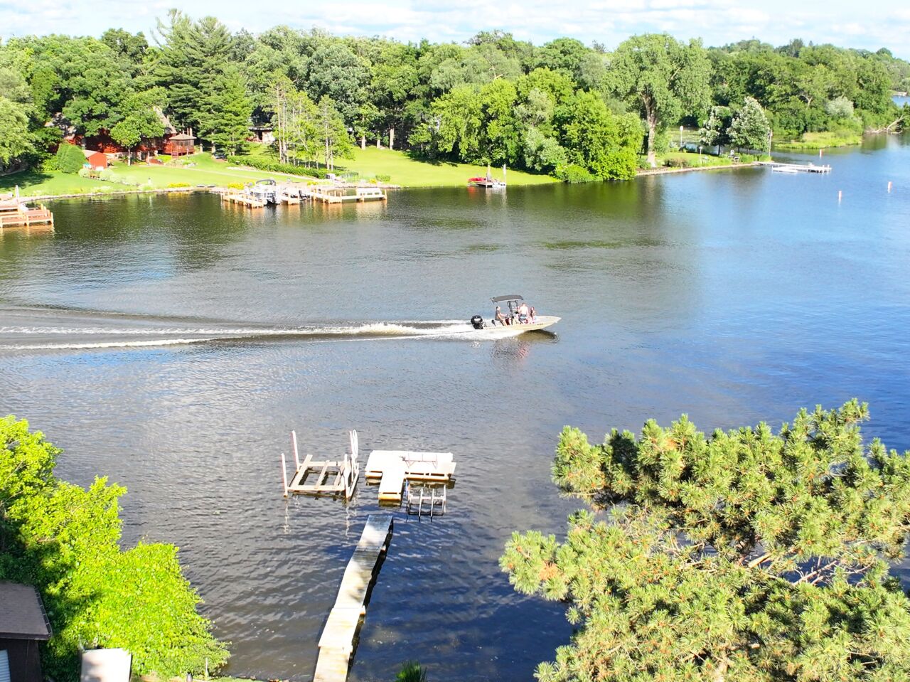 Wisconsin Lake Home for sale (MLS#: 1924702) at 4757  Riverside Rd, in Waterford, Wisconsin. (5 of 46)