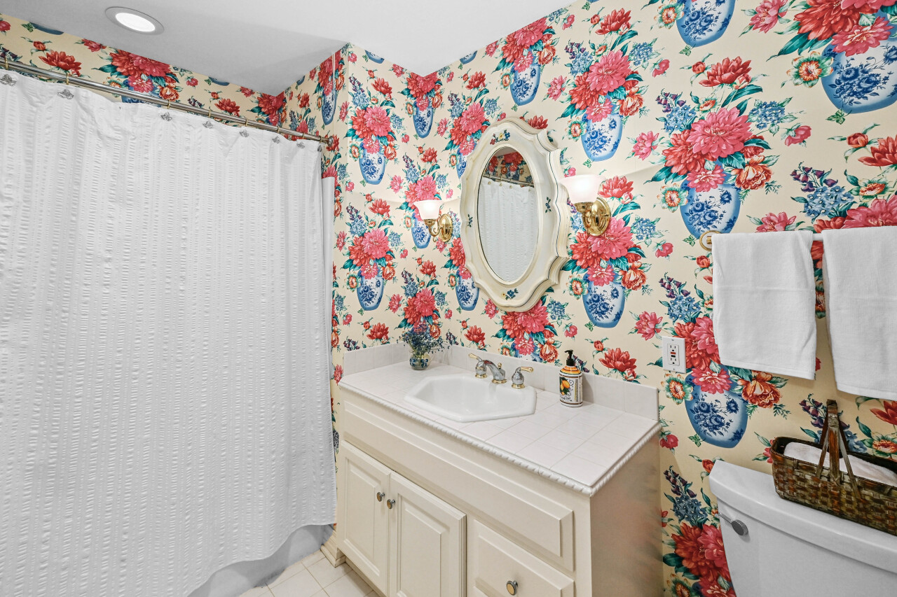 Wisconsin Lake Home for sale (MLS#: 1924706) at 11920 N Wilderness Ct, in Mequon, Wisconsin. (23 of 30)
