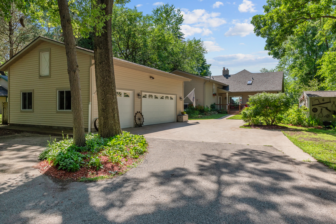 Wisconsin Lake Home for sale (MLS#: 1924711) at W376S4867 E Pretty Lake Rd, in Ottawa, Wisconsin. (4 of 58)