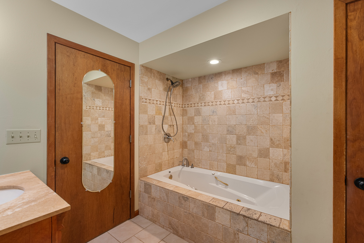 Wisconsin Lake Home for sale (MLS#: 1924711) at W376S4867 E Pretty Lake Rd, in Ottawa, Wisconsin. (33 of 58)