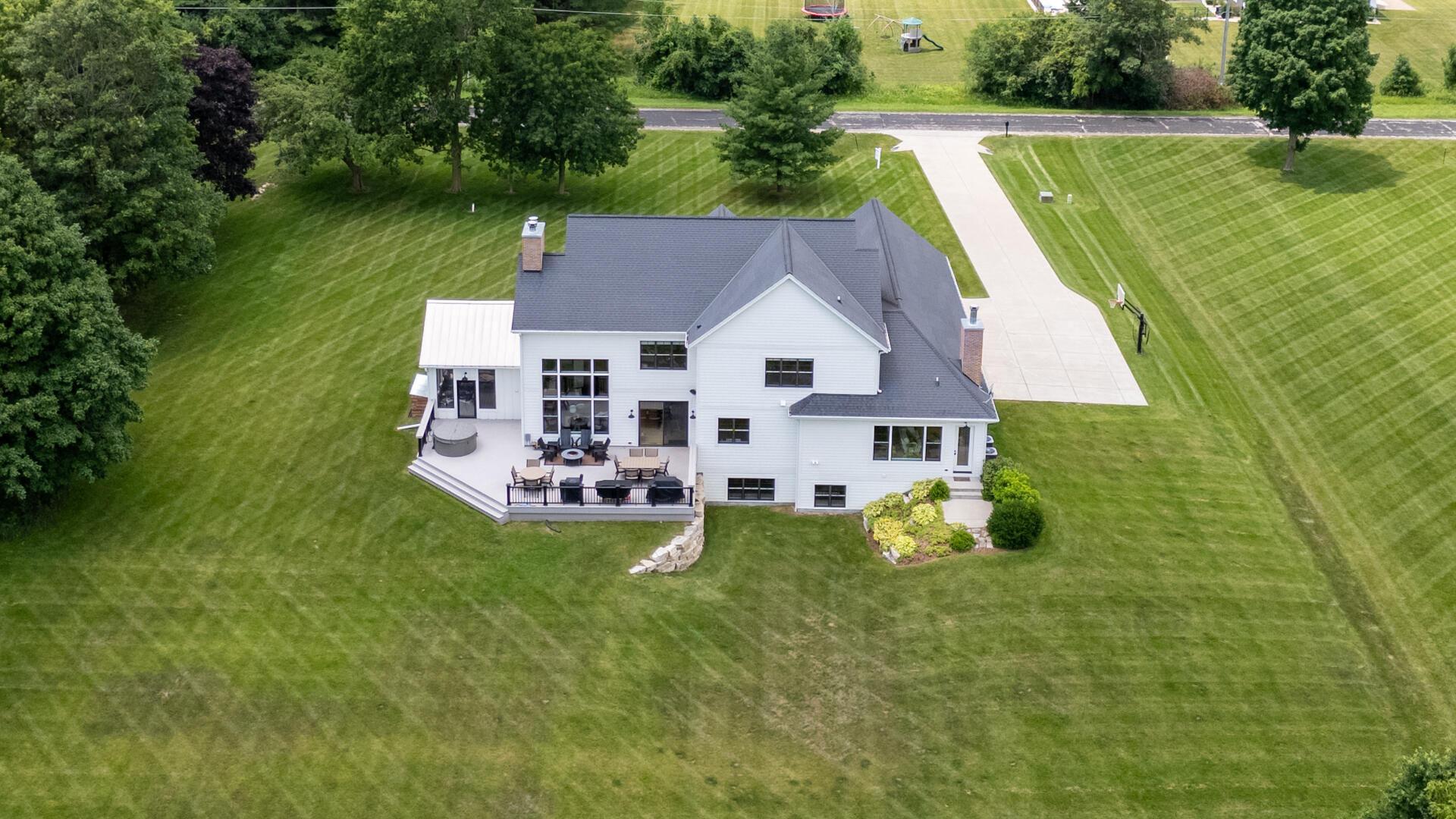 Wisconsin Lake Home for sale (MLS#: 1924862) at 998 N Griffith Rd, in Summit, Wisconsin. (10 of 64)