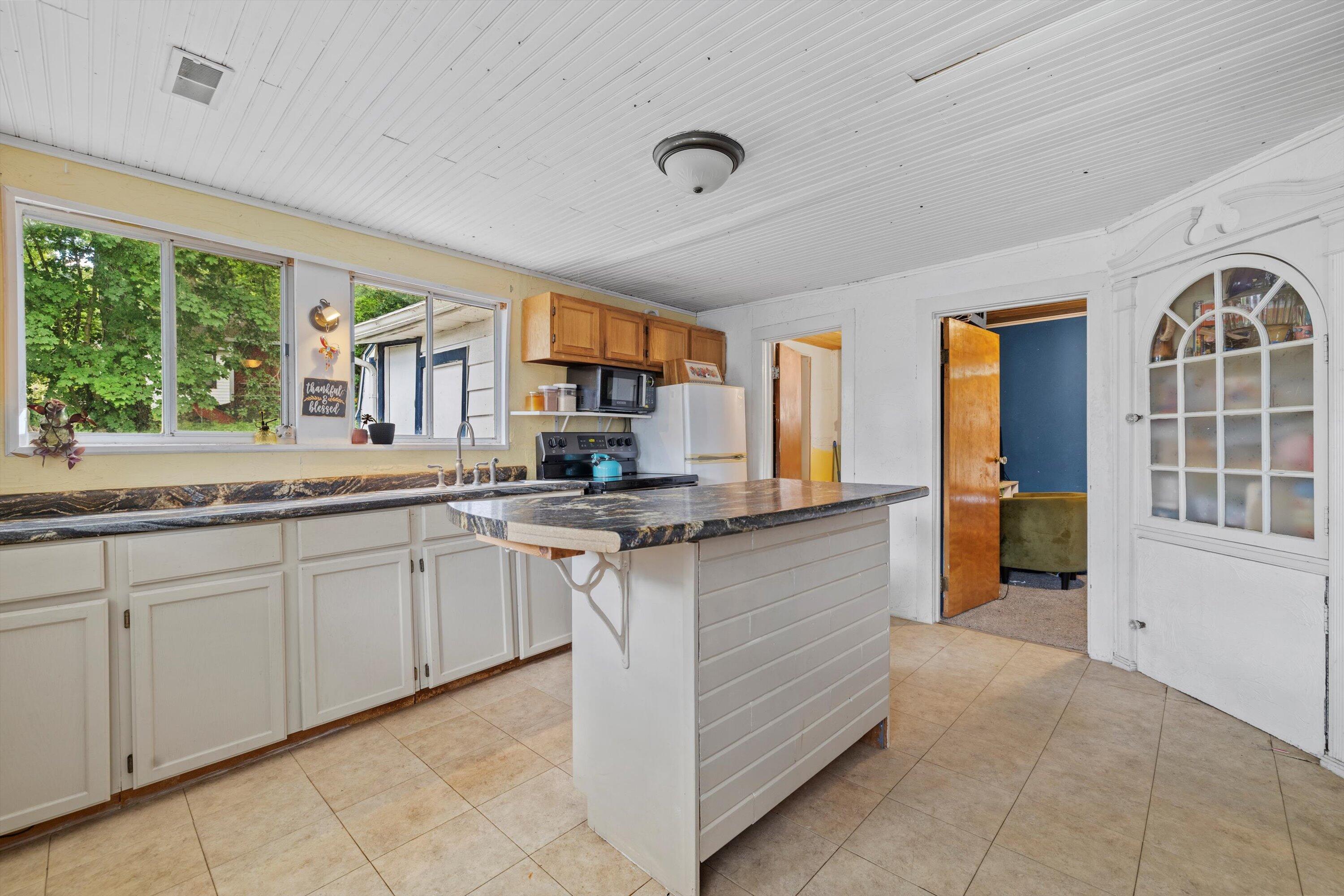 Wisconsin Lake Home for sale (MLS#: 1924866) at 7950  Greendale Ave, in Burlington, Wisconsin. (15 of 19)