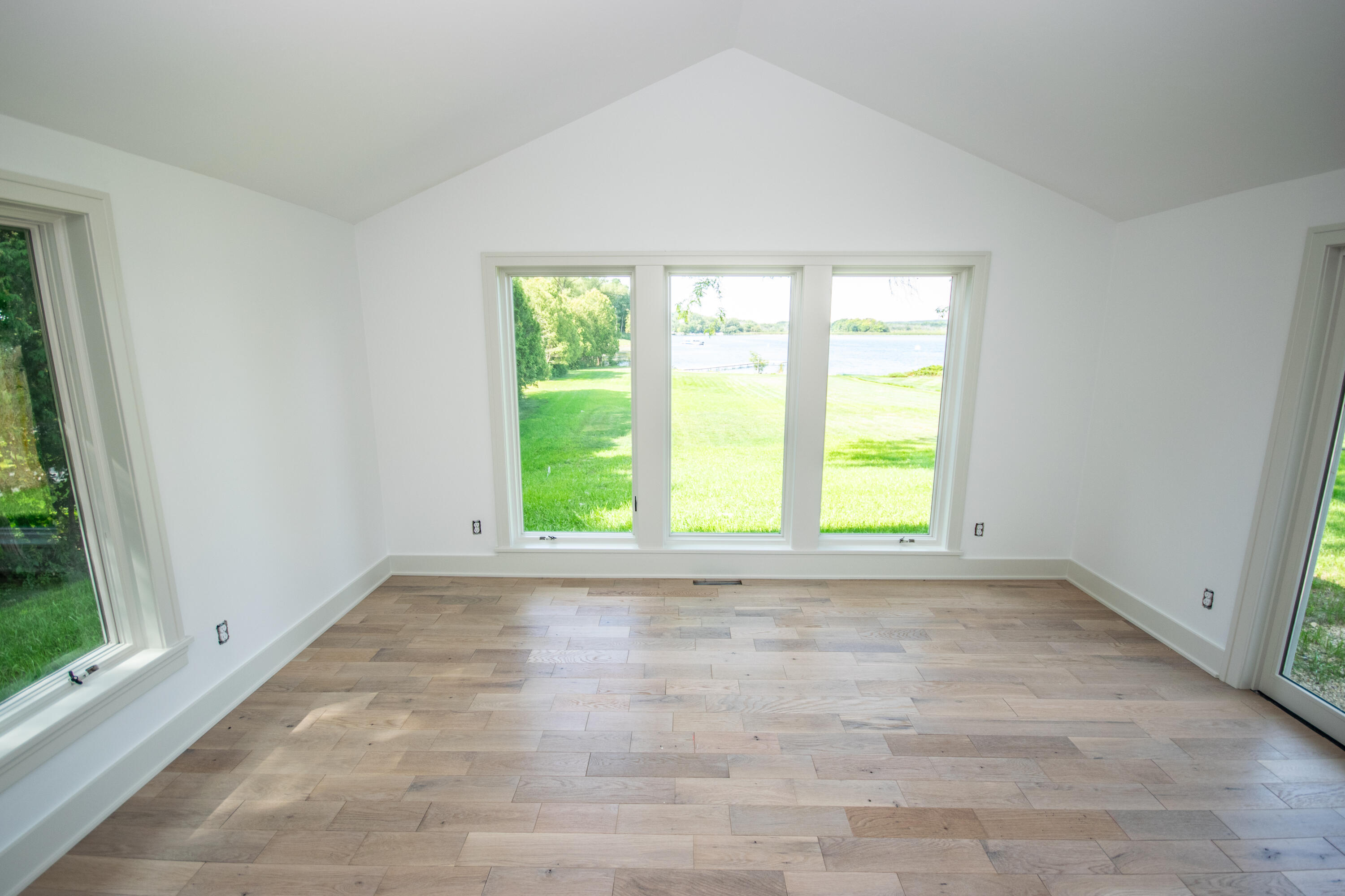 Wisconsin Lake Home for sale (MLS#: 1924908) at 5221  Little Cedar Ln, in West Bend, Wisconsin. (16 of 35)