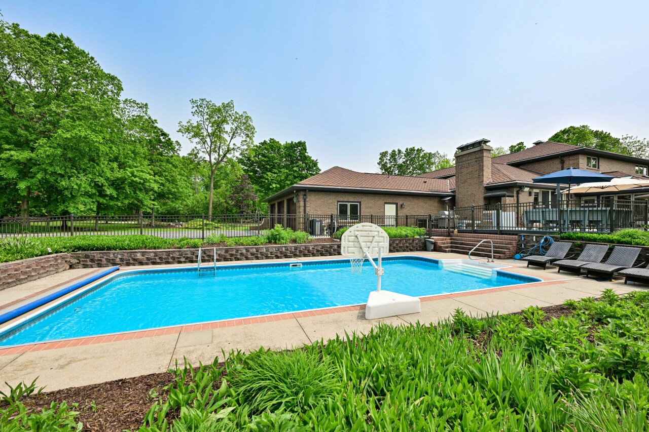 Wisconsin Lake Home for sale (MLS#: 1925001) at S82W15980  Bass Bay Ln, in Muskego, Wisconsin. (17 of 43)