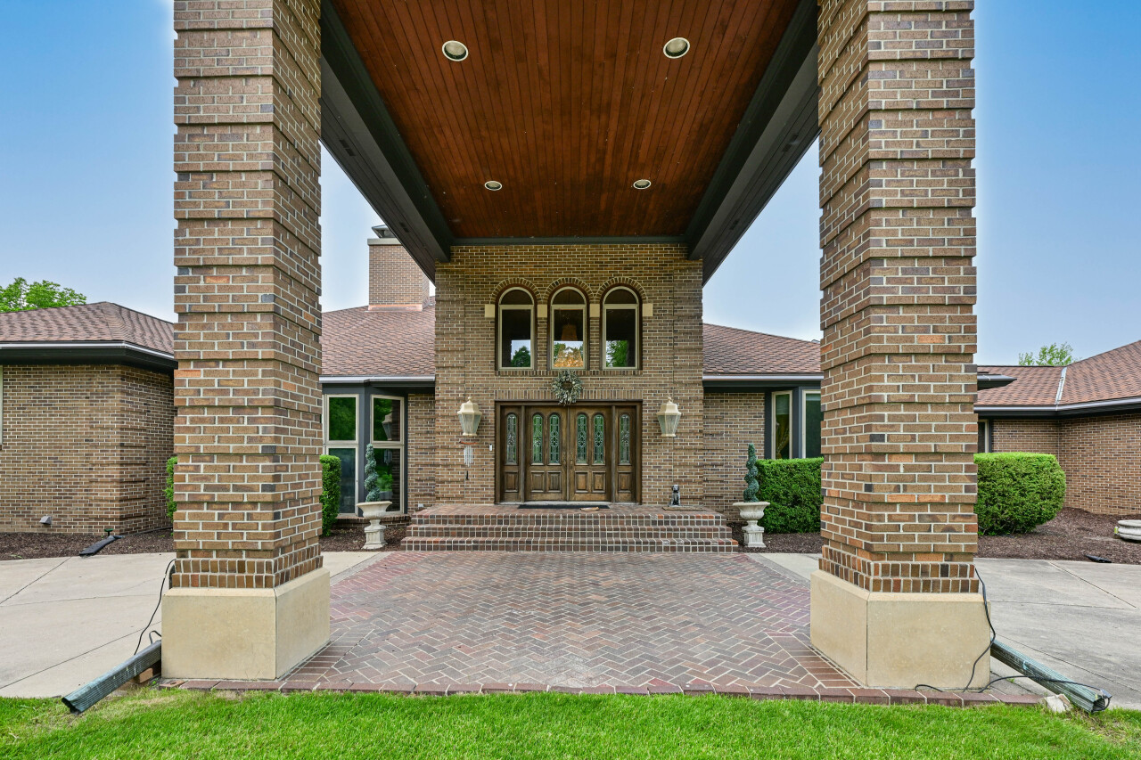 Wisconsin Lake Home for sale (MLS#: 1925001) at S82W15980  Bass Bay Ln, in Muskego, Wisconsin. (23 of 43)