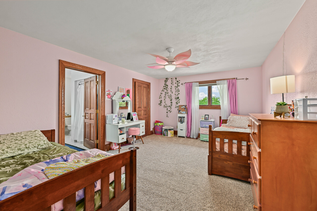 Wisconsin Lake Home for sale (MLS#: 1925001) at S82W15980  Bass Bay Ln, in Muskego, Wisconsin. (35 of 43)