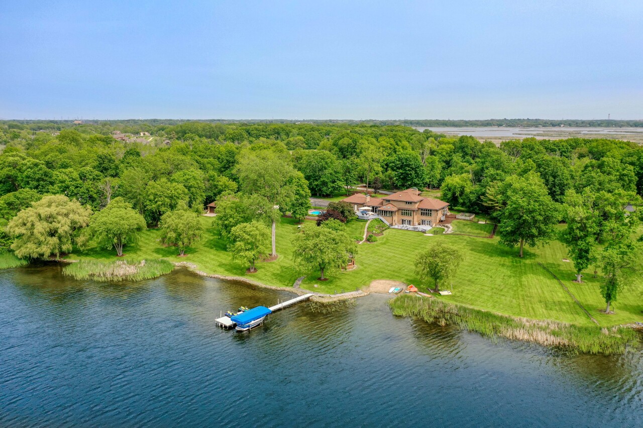 Wisconsin Lake Home for sale (MLS#: 1925001) at S82W15980  Bass Bay Ln, in Muskego, Wisconsin. (5 of 43)