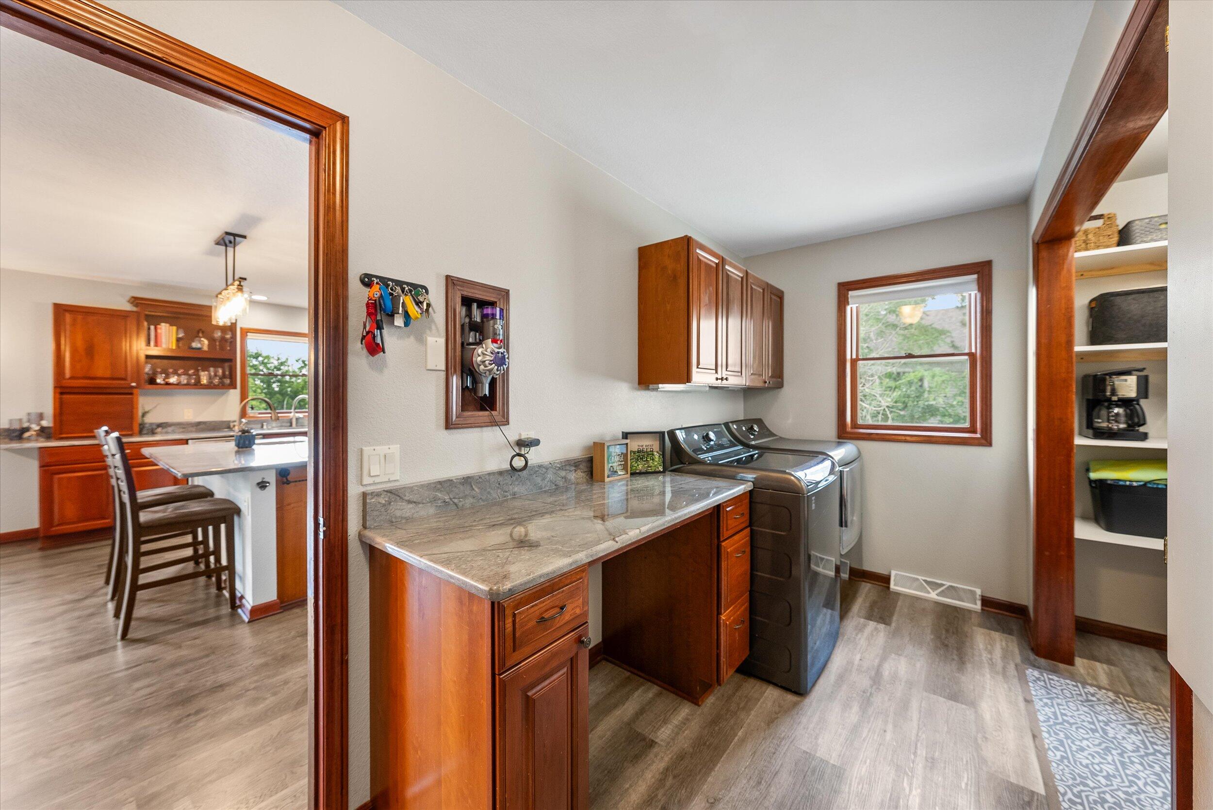 Wisconsin Lake Home for sale (MLS#: 1925018) at N5027  Sinissippi Point Rd, in Hubbard, Wisconsin. (17 of 76)